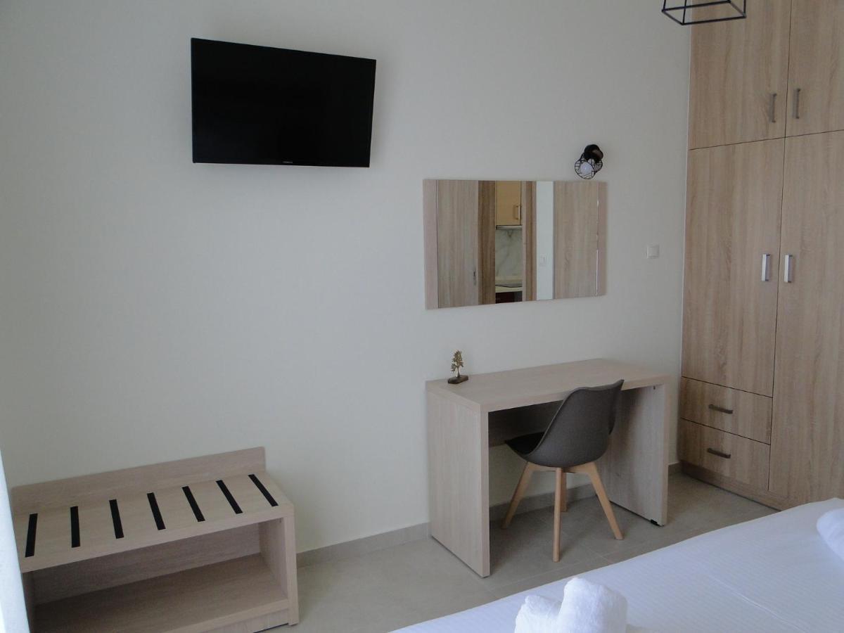 Chrysanthe'S Apartments No2 Poros Town エクステリア 写真
