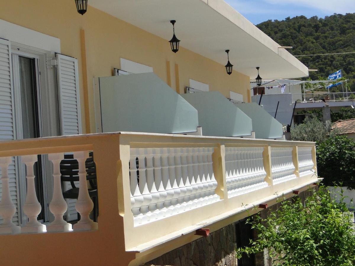Chrysanthe'S Apartments No2 Poros Town エクステリア 写真