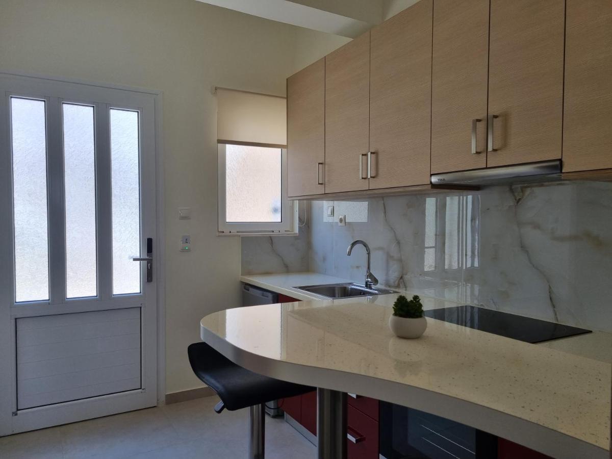 Chrysanthe'S Apartments No2 Poros Town エクステリア 写真