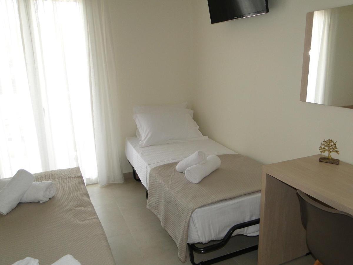 Chrysanthe'S Apartments No2 Poros Town エクステリア 写真